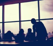 Como fazer uma ata de reunião? Confira 5 dicas essenciais